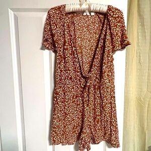 Roxy Orange Brown V-neck Tie Front Romper - M